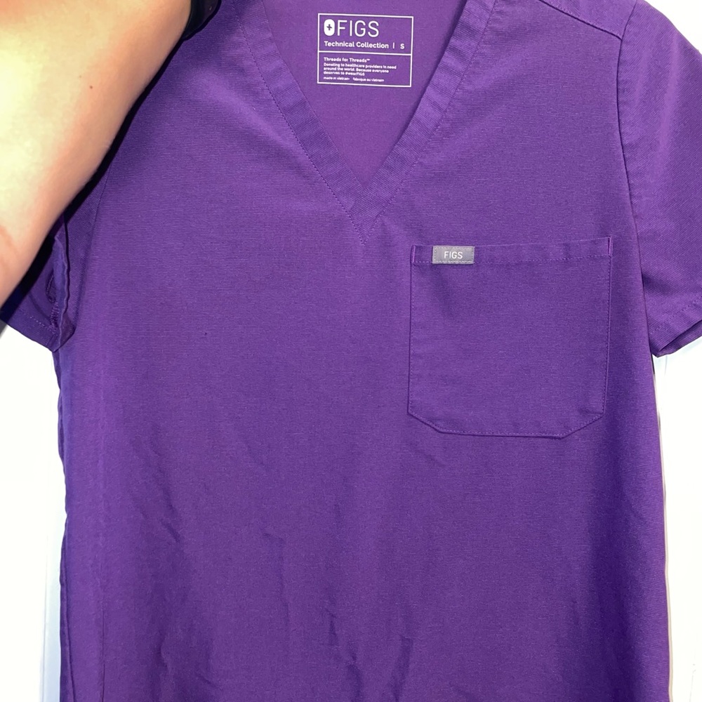 Figs Catarina top. Size small